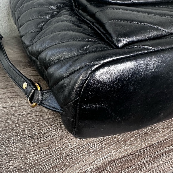 Tory Burch Kira backpack in quilted matelasse leather - Picture 10 of 17